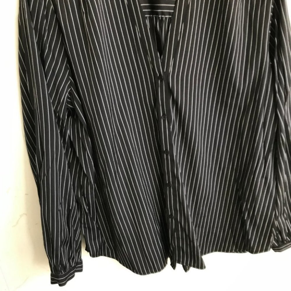 Ann Taylor Black and White Striped Button Top! - Picture 5 of 5